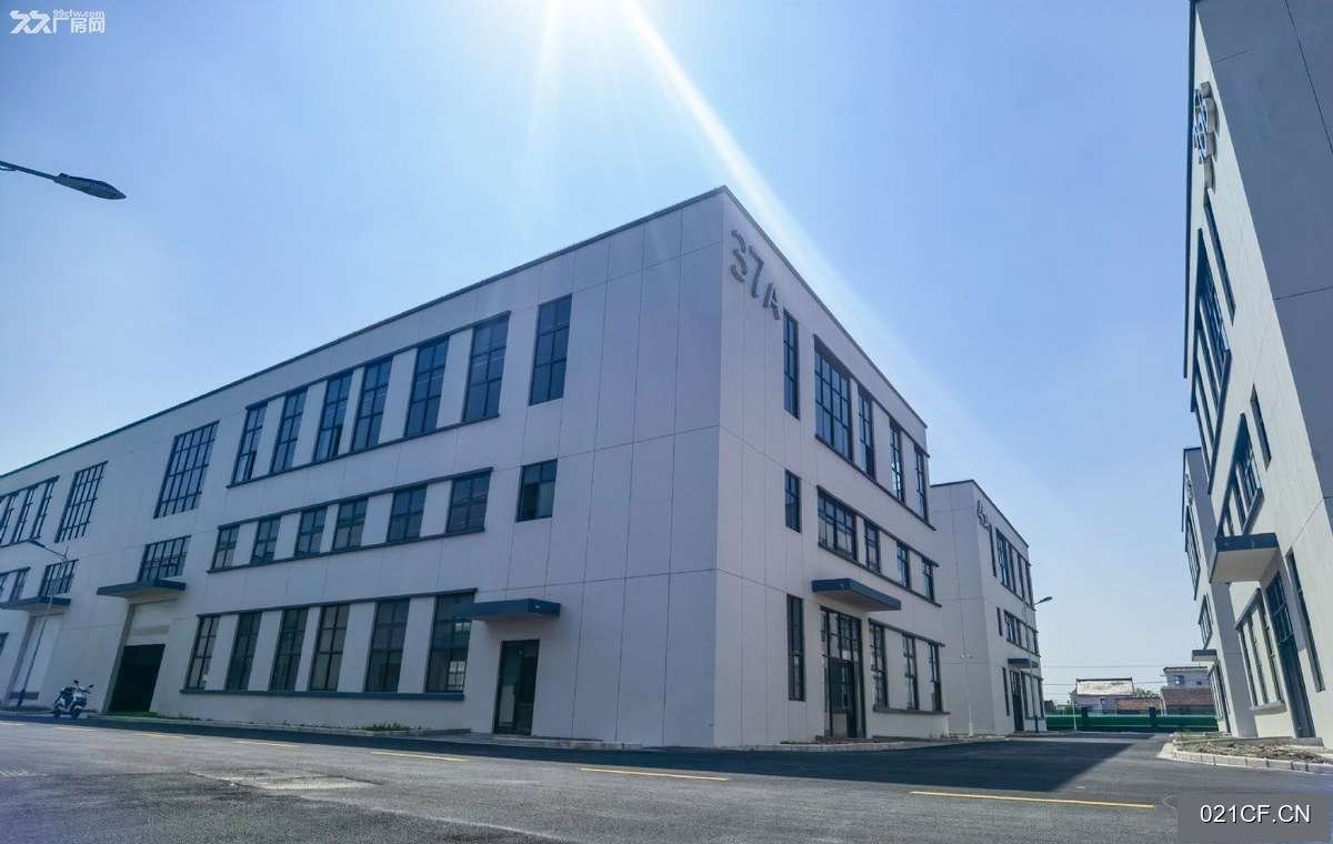 南通嘉定镇南翔安丰路带牛腿标准现房200万起靠近12㎡标准厂房单层花园式厂房出售，空中花园