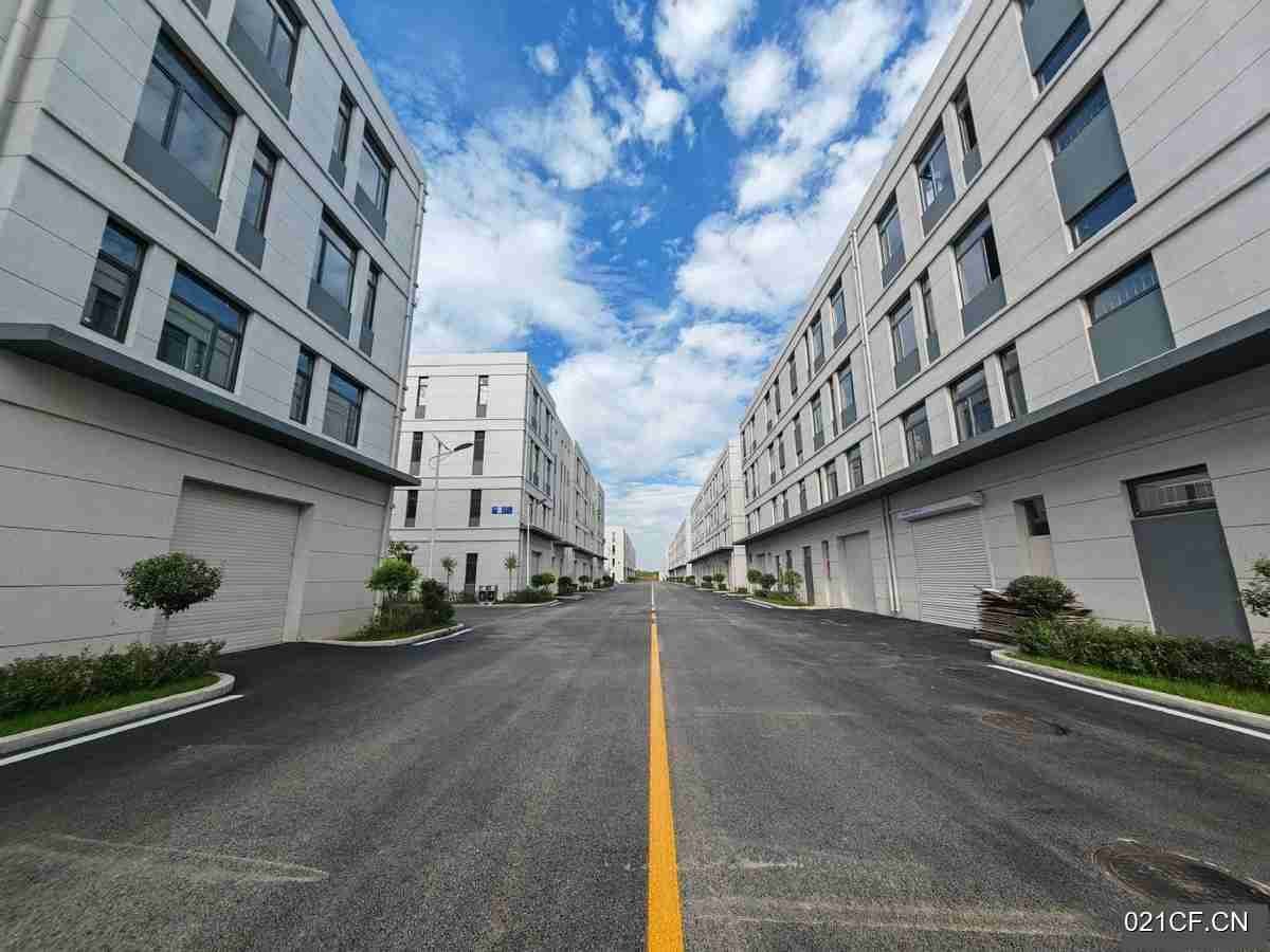 沈阳铁西沈辽路地铁口2600一平米可下房证800㎡独门独院独栋厂房出售，地铁直达