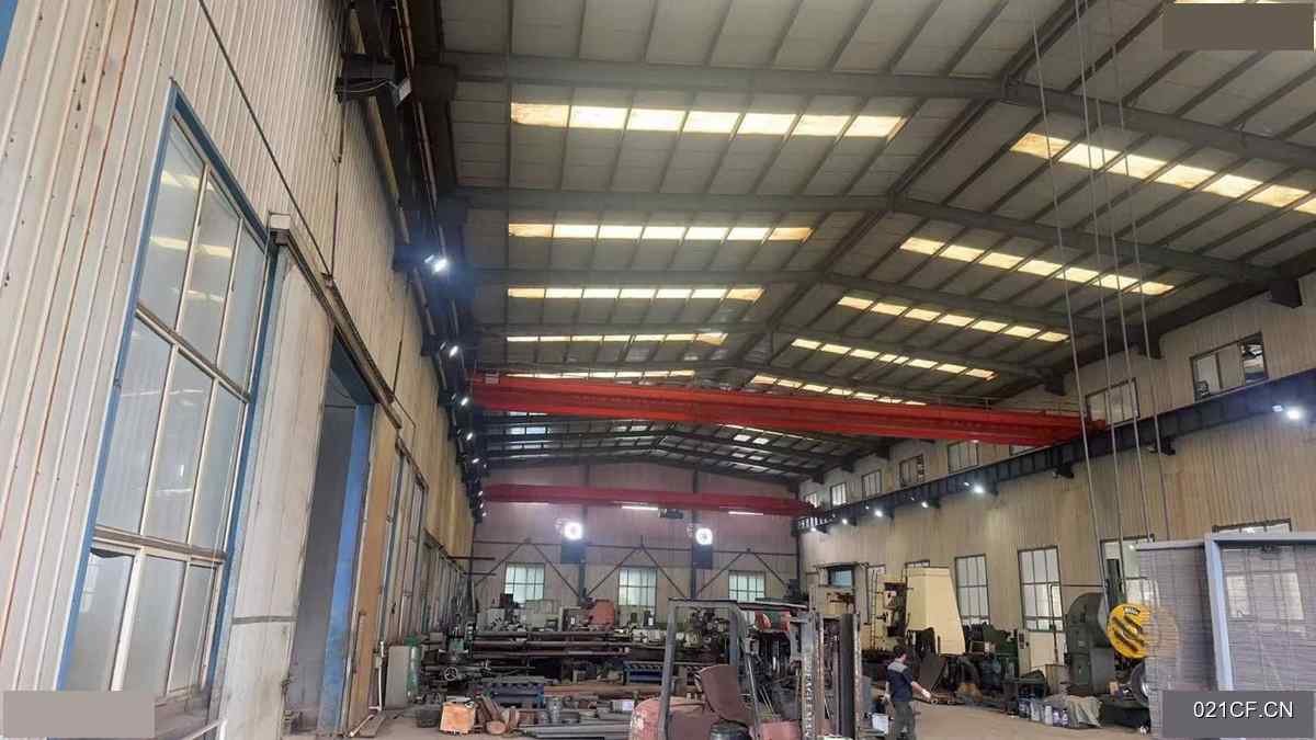 工业园沈阳于洪区工业园洪区工业园区重型50吨吊车独5000㎡标准厂房单层大车进出厂房出租，配套完善