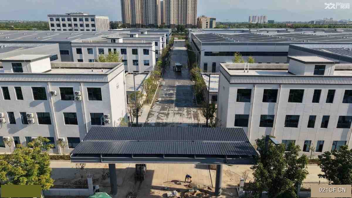 西安高新周边边独门独院现房+50年产权500㎡单层全新厂房出租，50年产权
