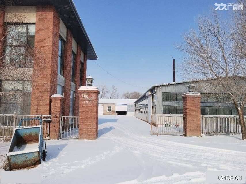 长春绿园皓月大路区优质2500㎡独门独院大车进出厂房出租，配套完善