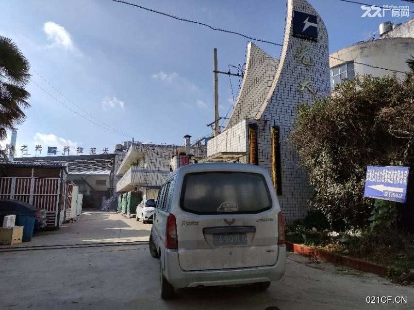 昆明呈贡其他坝紧贴安石公路官渡经开小石独门独院产证齐全600㎡层高12米仓库出租厂房出租，首层12米