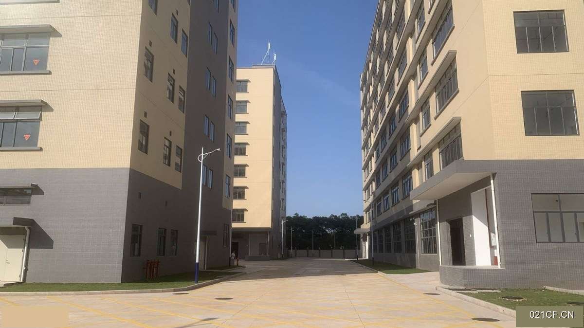 惠州博罗周边38元起租免租期4个月起原房11200㎡标准厂房全新厂房出租：区位优势明显