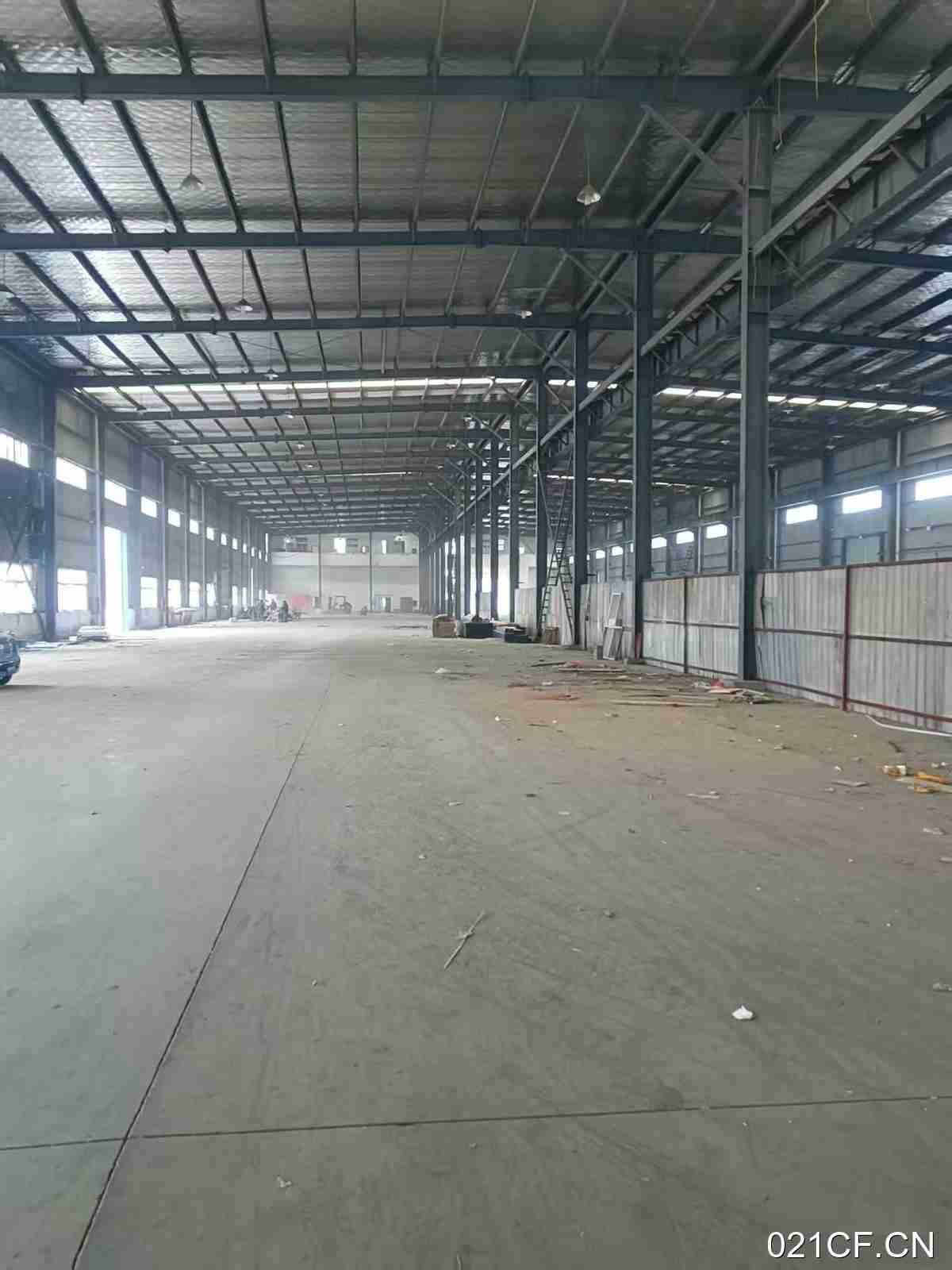 芜湖鸠江区欧阳湖路与纬二次路交叉口市经开区万春街道钢构（可分租2500㎡单层大车进出交通便利（路交叉厂房出租