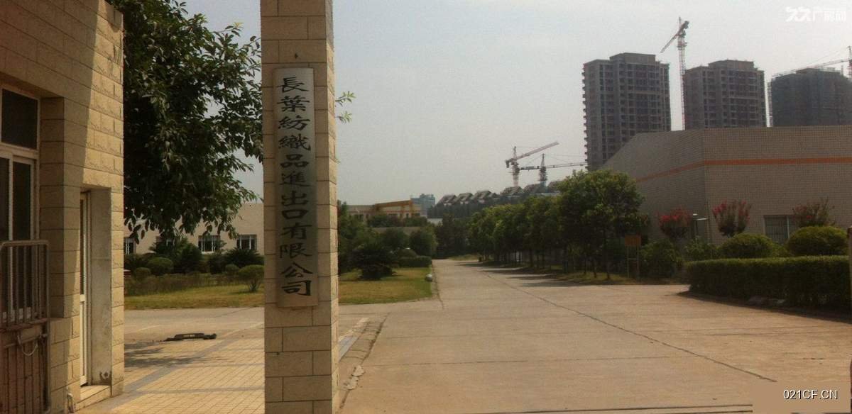 南充嘉陵区春江路三段19号，长荣丝绸区标准钢结构和砖混结构（库房1960㎡交通便利可分租厂房出租（）