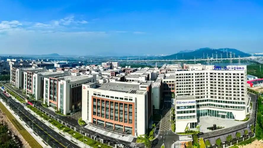 【重点】上海市上海松江行车松江叶榭工业区叶榭镇叶榭叶达公路独门独院火车头厂房出租，可灵活分割