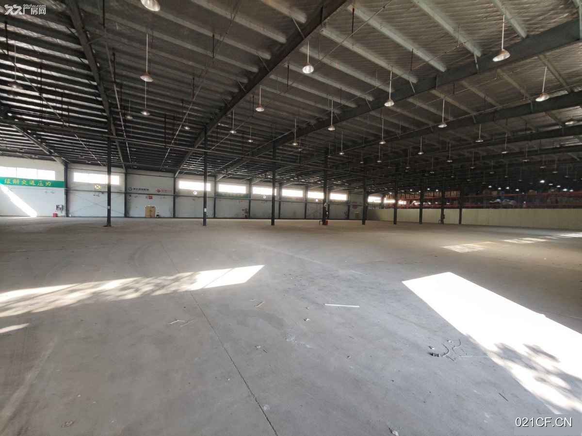 赣州开发区金岭路146号钢构带喷淋头门口有空地方便卸1200㎡交通便利可分租厂房出租｜开发区，优质产