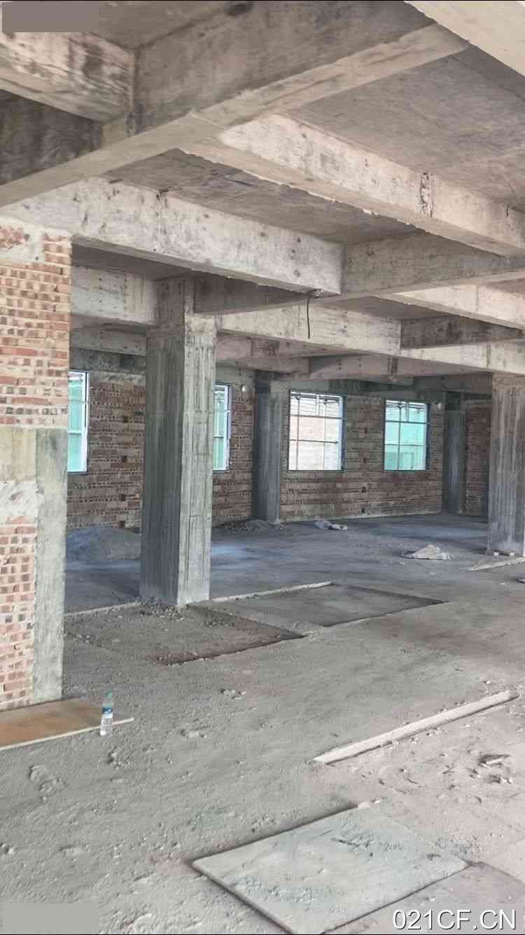 工业园赣州南康区镜坝镇工业园区凤塘社区第二安置点框架结构店面栋房720㎡全新交通便利厂房出租：区位优