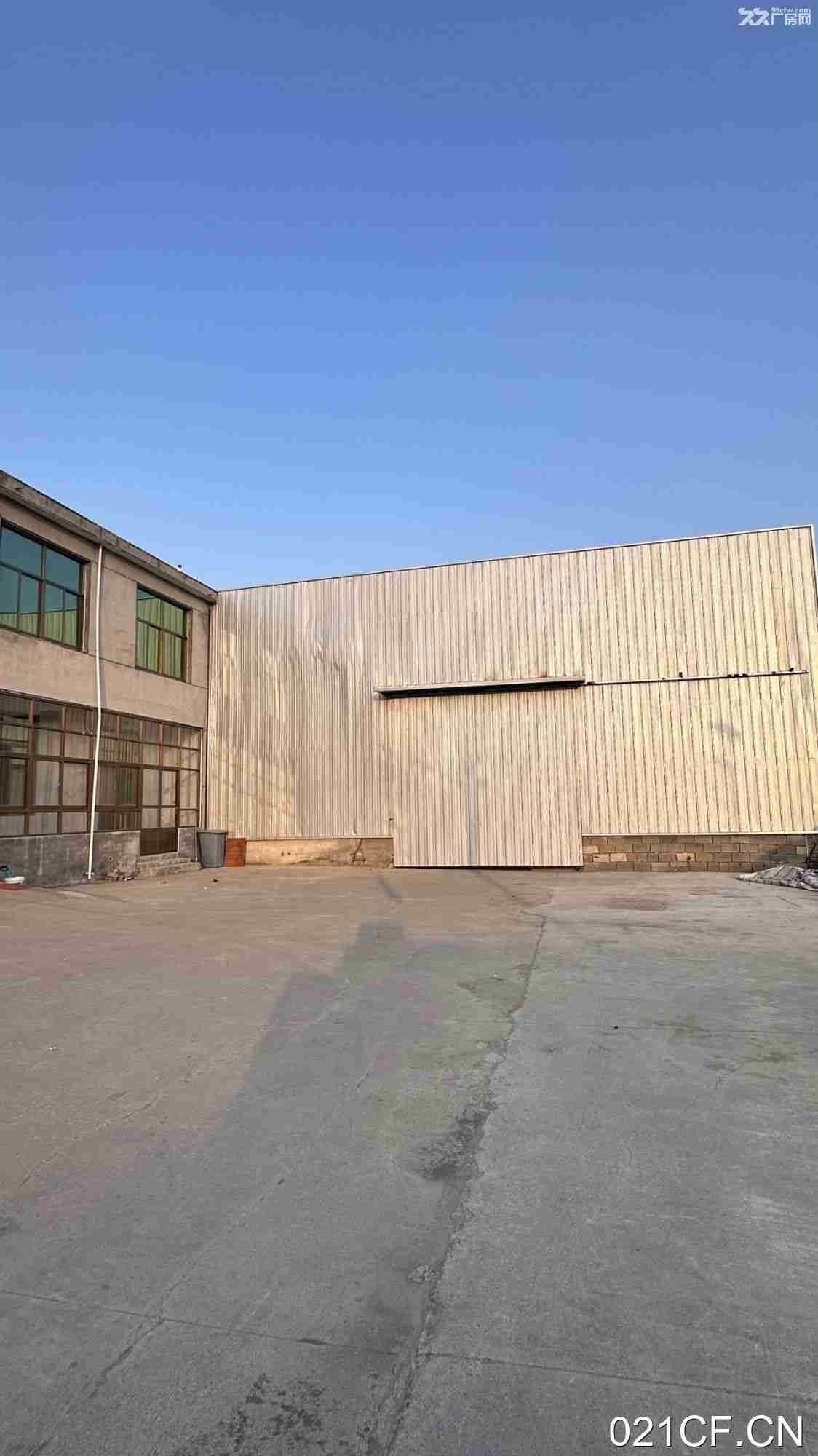 临沂兰山其他二楼宿舍11000㎡标准厂房单层大车进出厂房出租：区位优势明显
