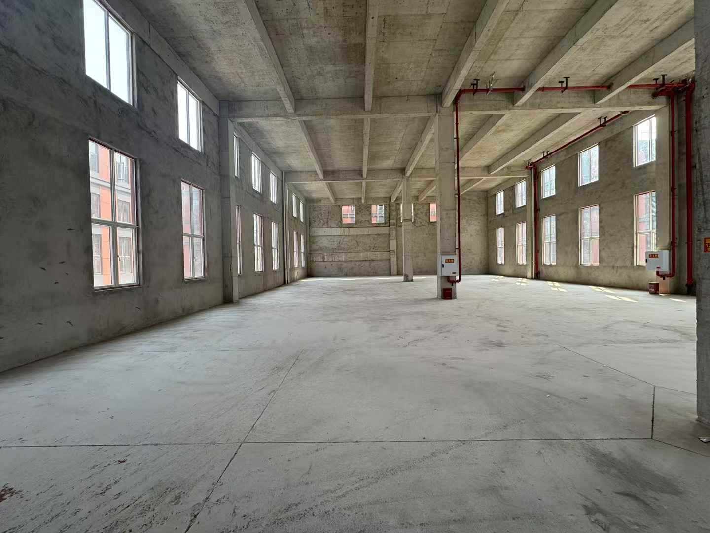 嘉兴秀洲王江泾镇单层厂房出租带行车配电齐