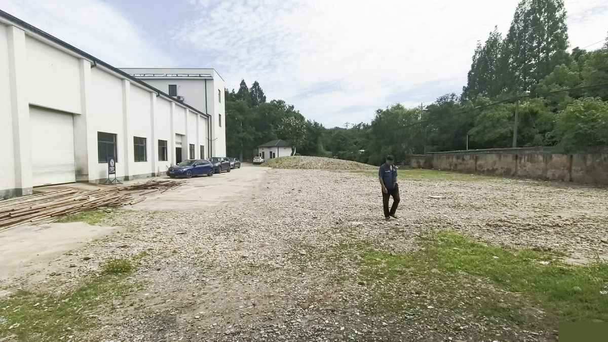 【重点】余杭上海老义桥独门独院 有宿舍 价格很便宜 行业不限 大2000平厂房出租，优质产业载体