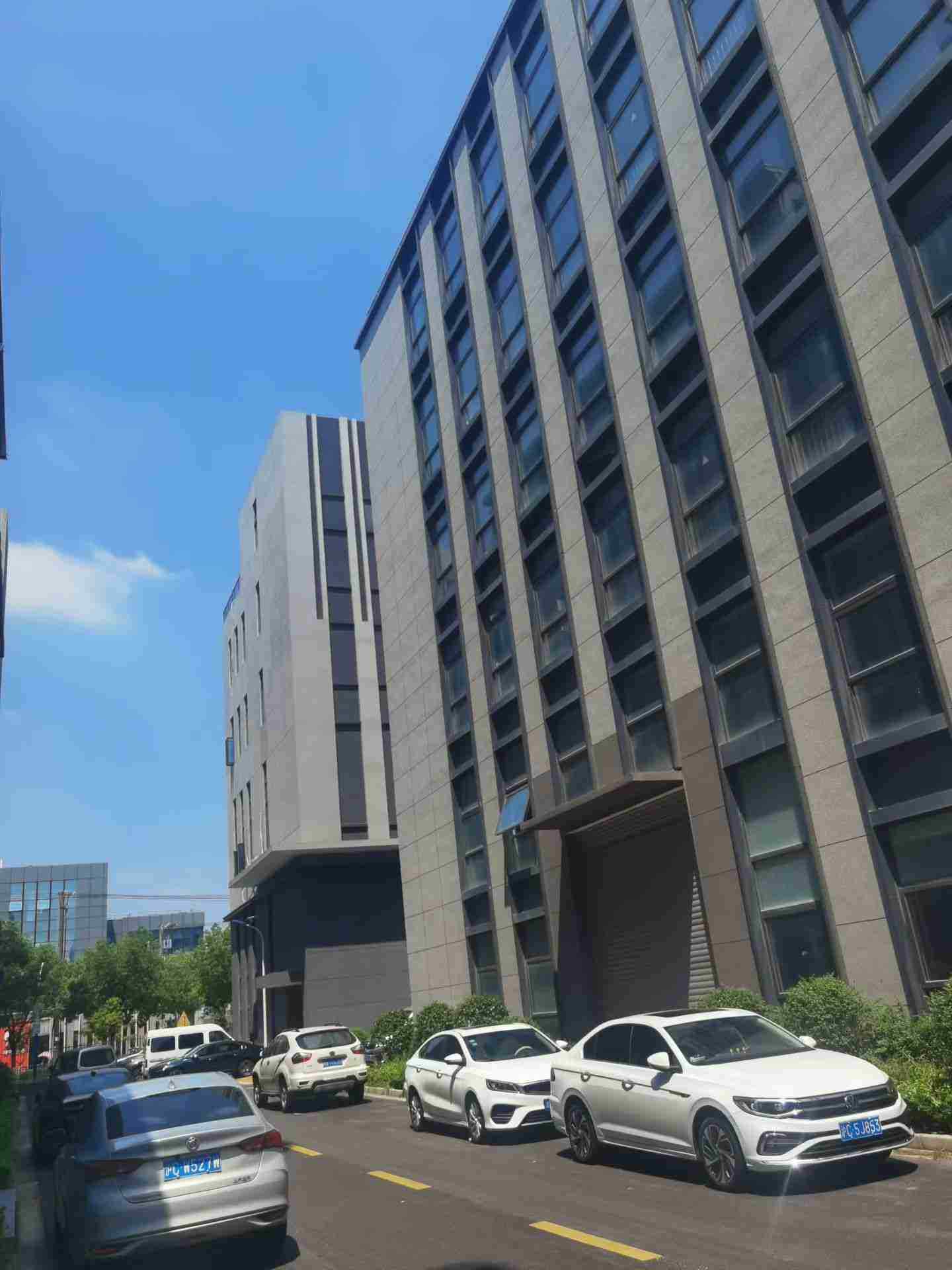 上海松江开发区新建标准3535㎡厂房出租｜开发区首层7.9米层高
