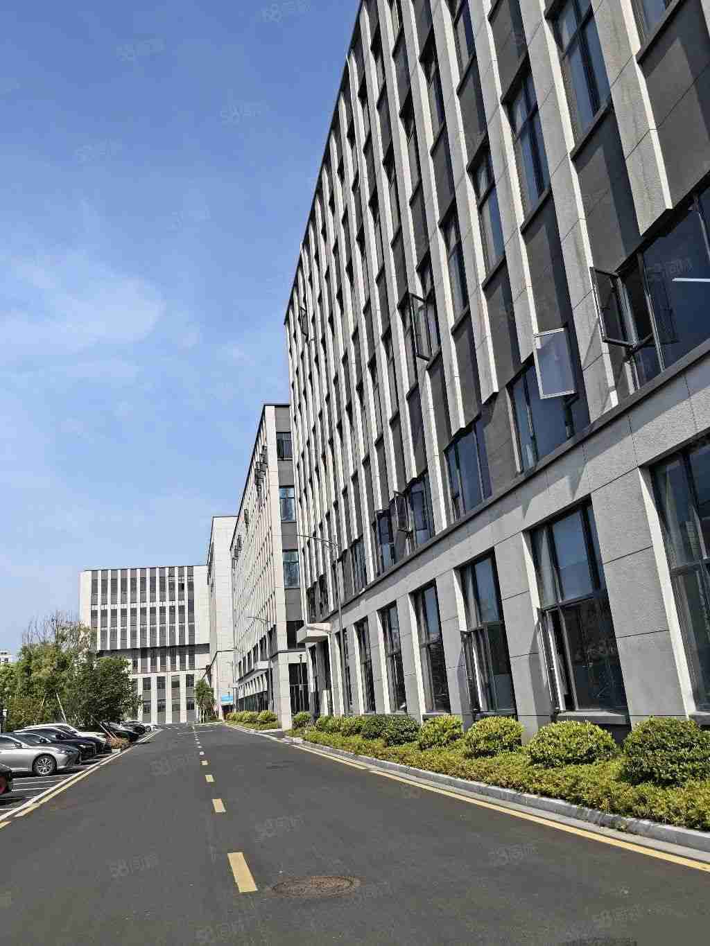 【重点】江北宁波现房工业1000平厂房出租，现房即买即用