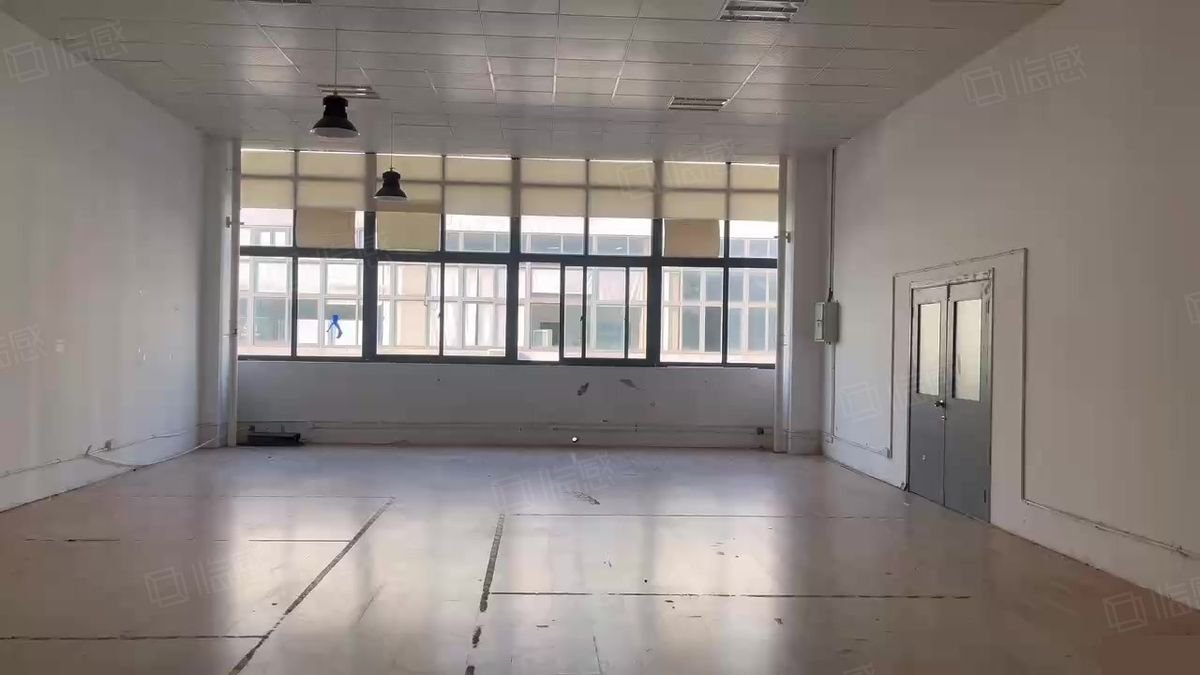 【重点】出海8月特惠 5毛看上就租 户型方正采光佳 跨境电商办公158平厂房出租，地铁直达