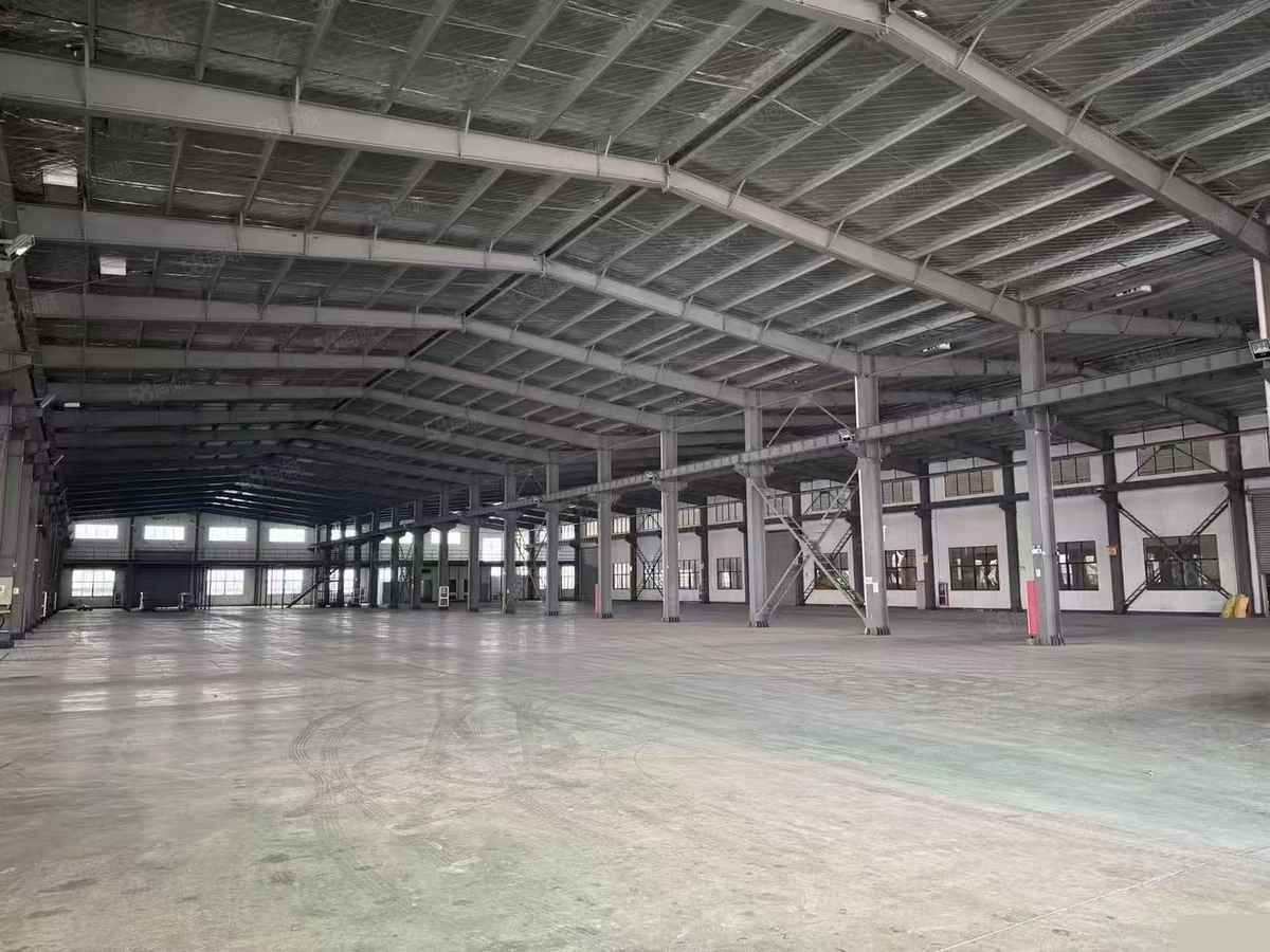 宁波760平，高度8米可架行车，大车方便，空场地大北厂房出租：区位优势明显