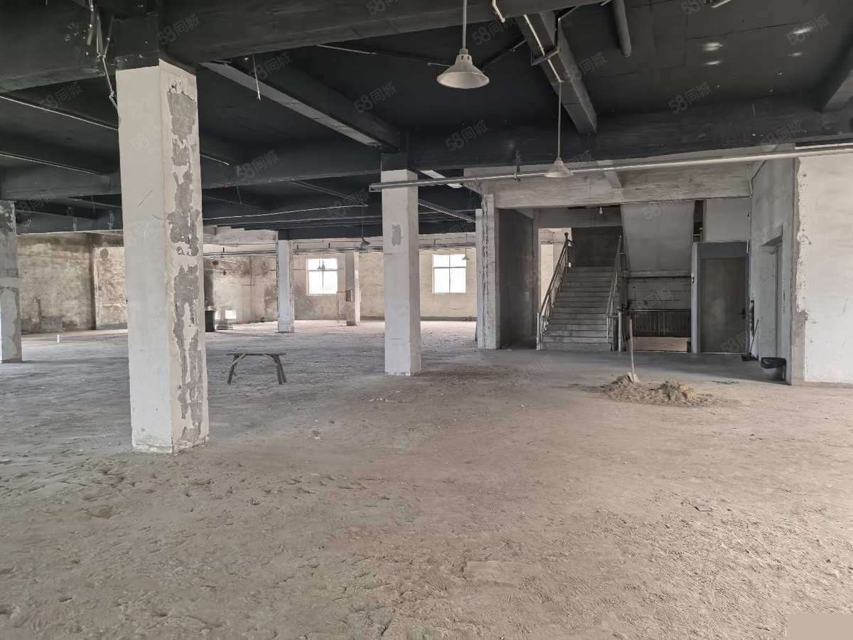 【重点】工业园湖州雷甸工业园区，一楼700方，二楼1400方，有现成油厂房出租，优质产业载体