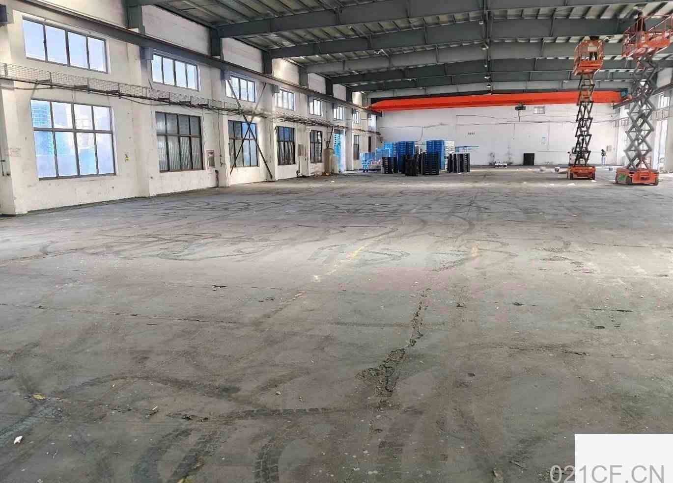 上海青浦 可分租，青浦工业区独栋单层带航车厂房1100平，场地宽敞，有空地厂房出租，配套完善