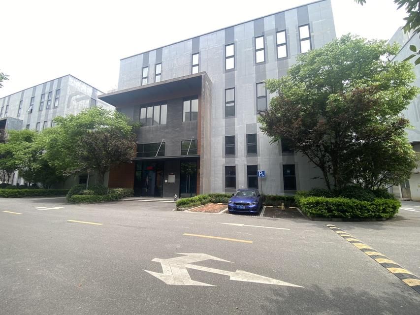 上海宝山工业园北区金石路潘泾路独栋二楼867平1215平5层高（工业园）厂房出租：首层5米层高