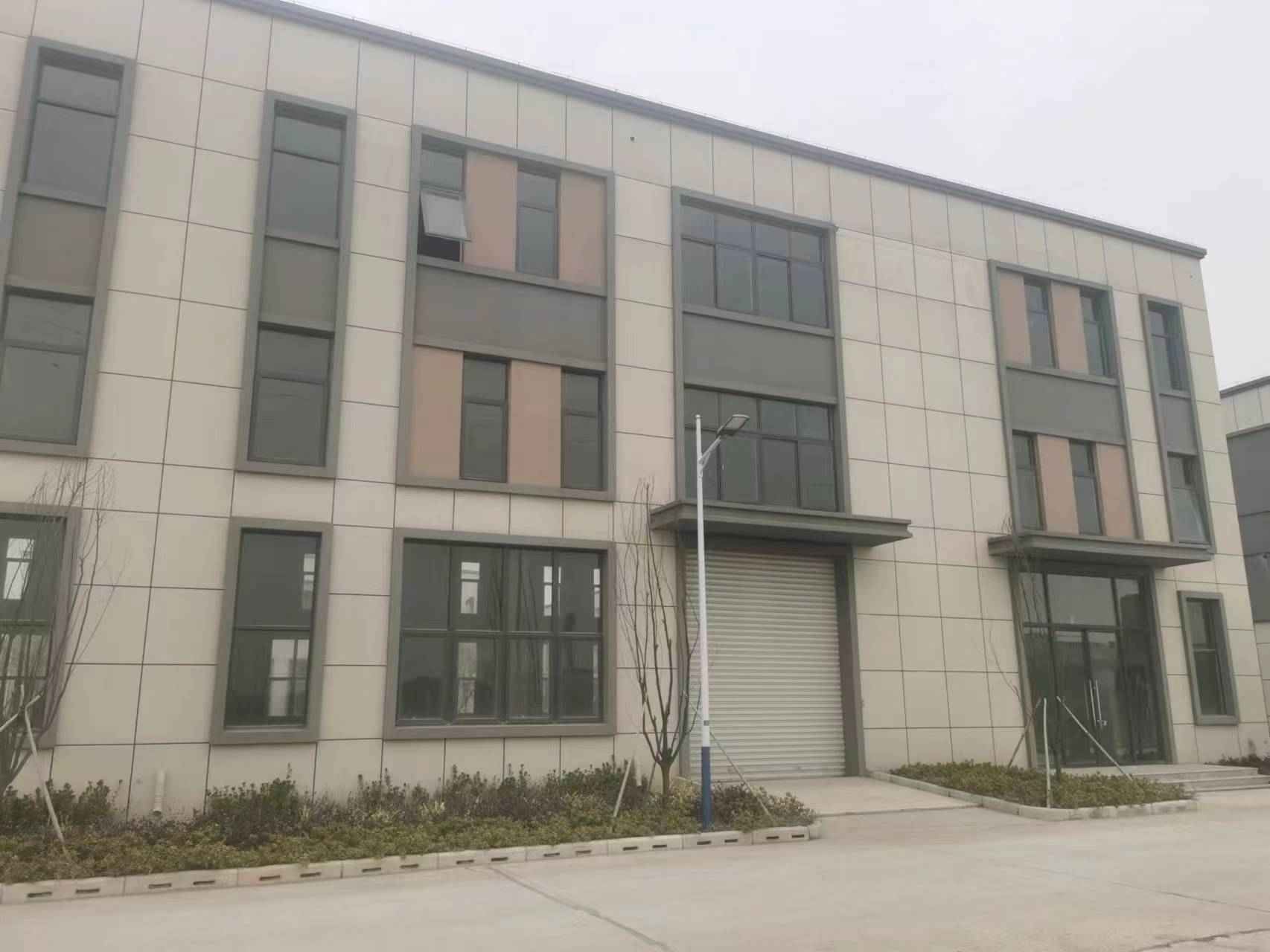 【稀缺】东莞市凤岗镇三联12000平方六楼厂房出租，首层5米层高