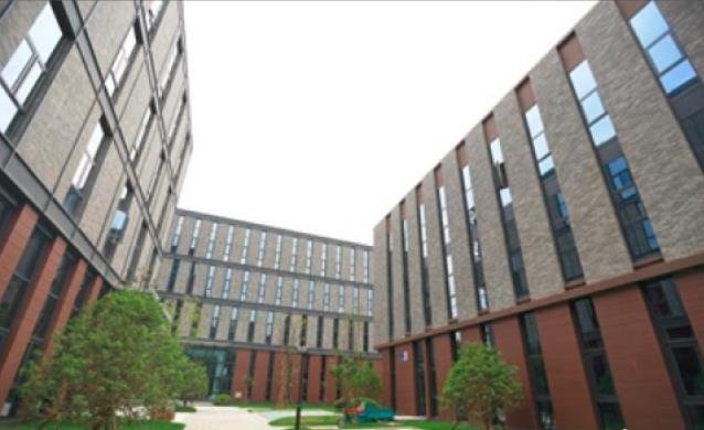 东路南昌市解放东路江峰实业有限公司南门快速路,地铁,进挂车,站台,消防喷淋车库食堂宿舍,办厂房出租
