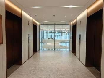 宝山地铁口精装办公室实景