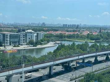 宝山地铁口精装办公室实景