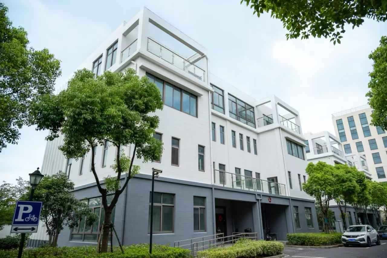上海宝山企业总部楼出租1212平独栋办公研发零公摊送300平花园