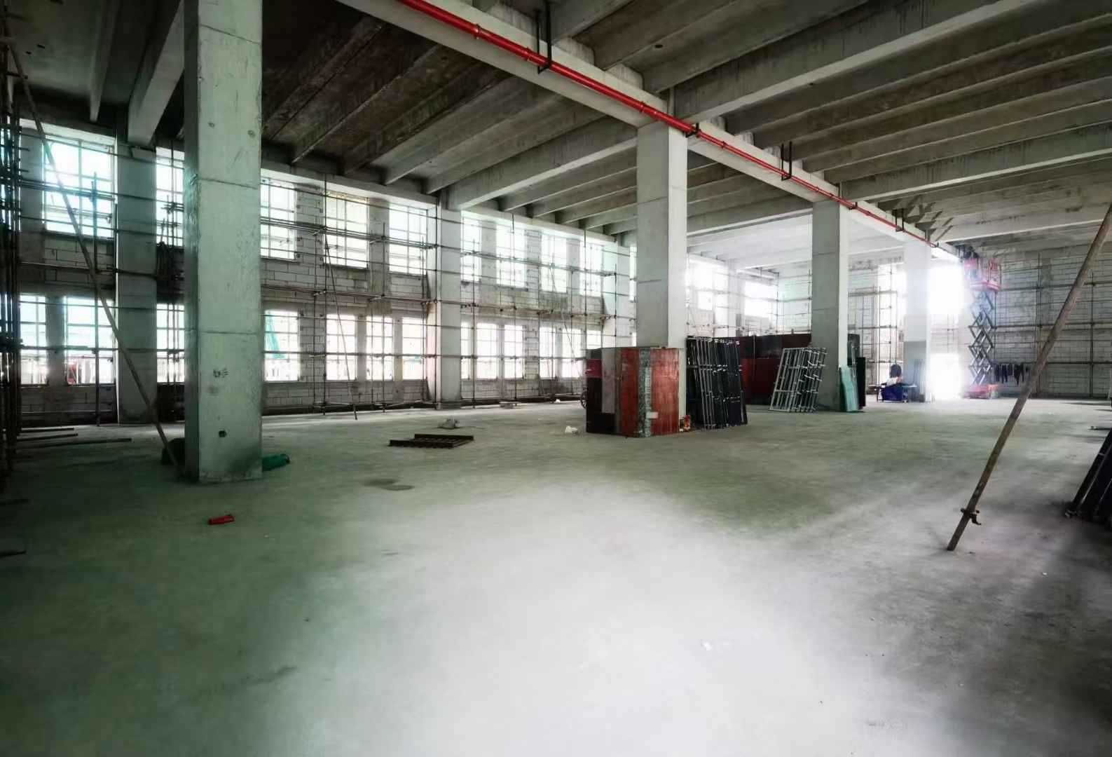 厦门 翔安核心区位占地1300平，建筑1300平，层高12米厂房出售：首层12米层高