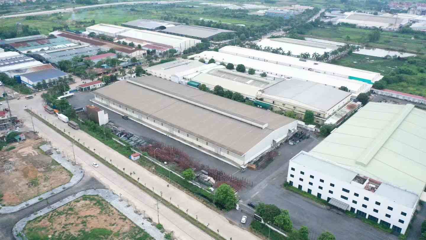 越南河内产业开发区高标仓库出租，挑高约10米，配套精装办公空间，欢迎实地考察