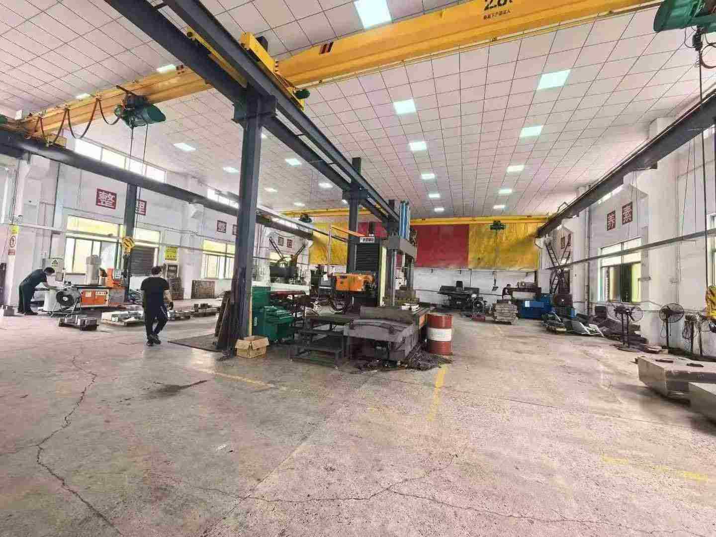 昆山康庄路火车头格局厂房出租1050平精装修带行车