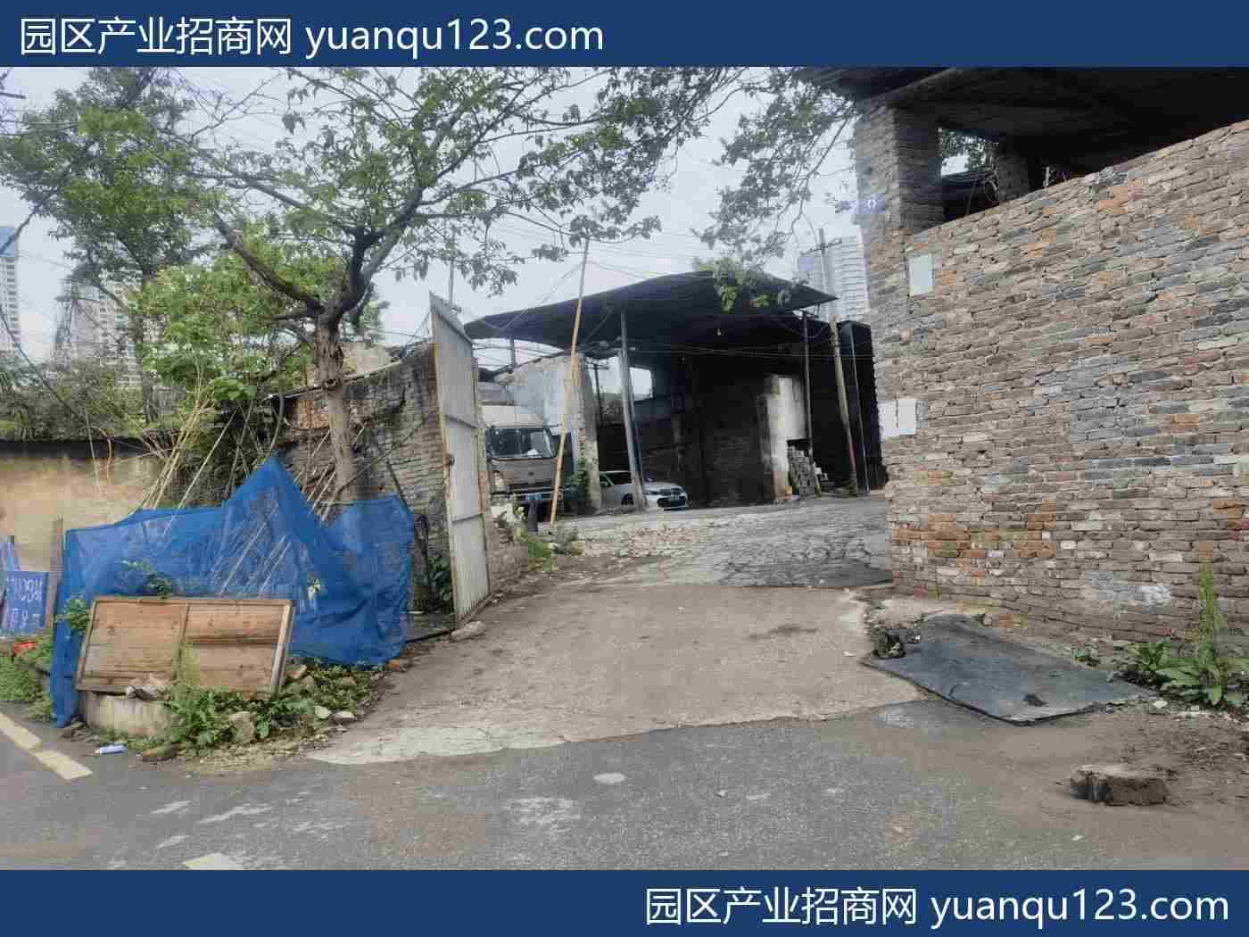 贵阳 南明区甘荫塘面积1800带办公住宿厨房-厂房出租：首层20米层高