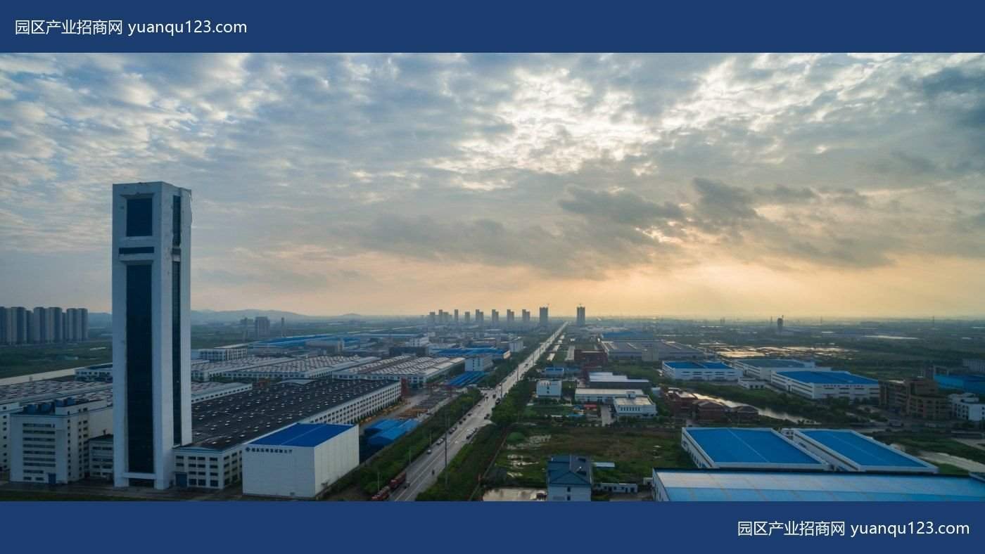 新区深圳龙华 东莞市凤岗镇２４００平米四楼厂房出租：首层5米层高
