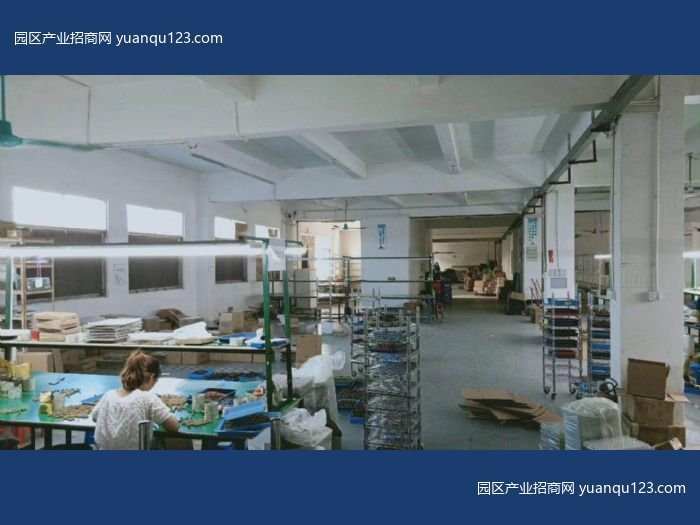 东莞清溪出租三楼精装修厂房2500平刷绿色地坪漆-清溪厂房出租，首层4米层高