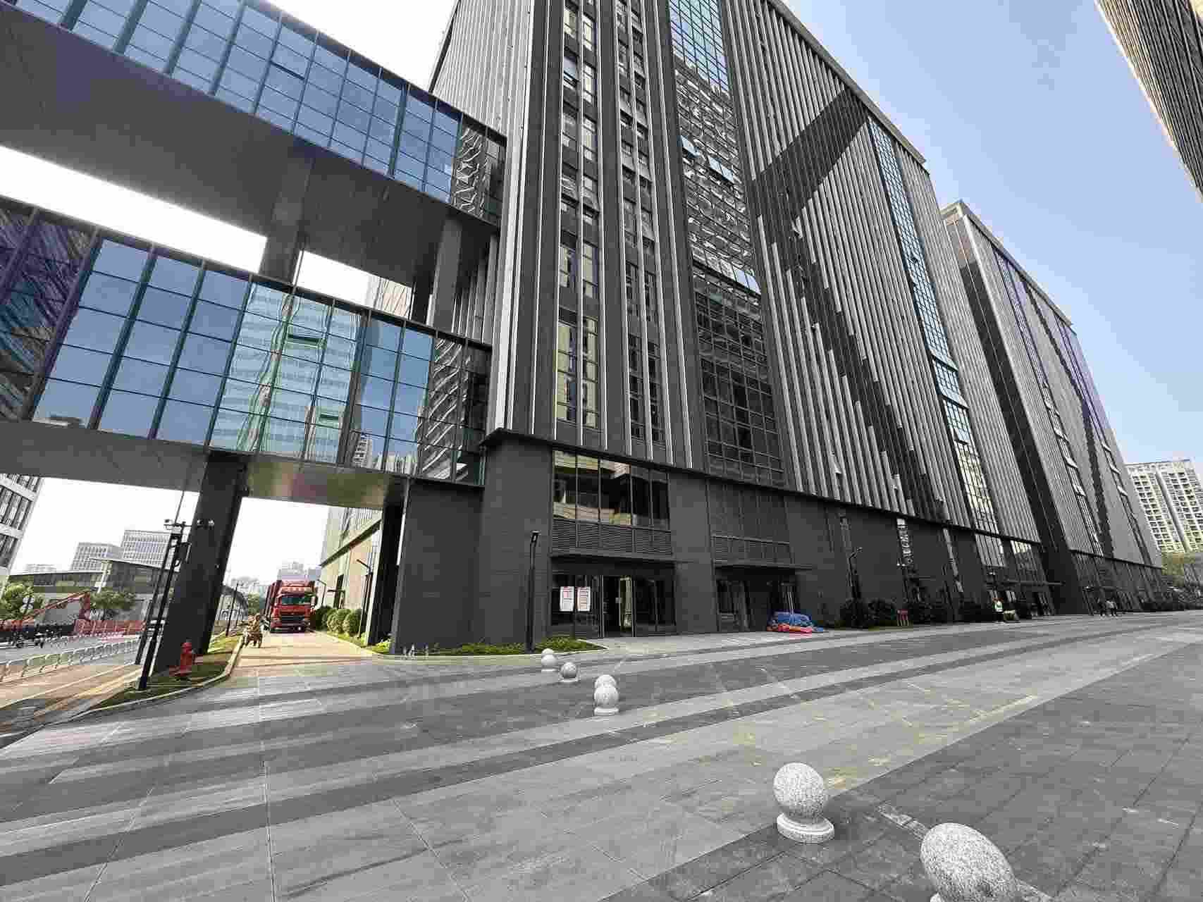 深圳光明工业上楼厂房外立面
