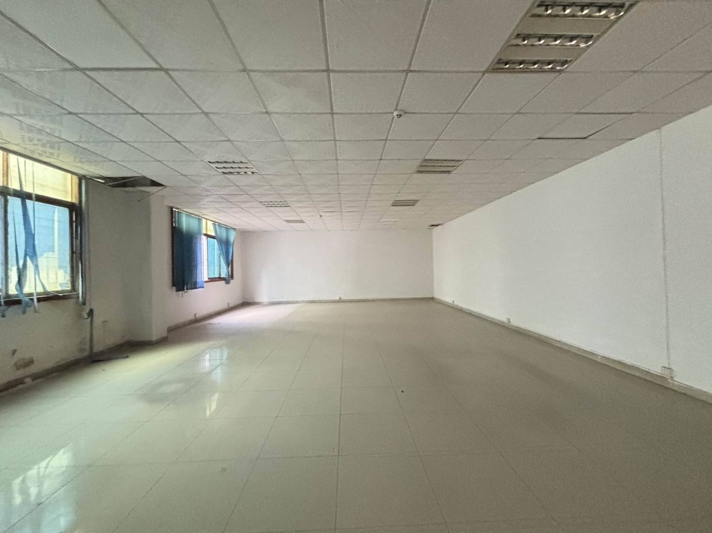 楼层精装办公区域实景