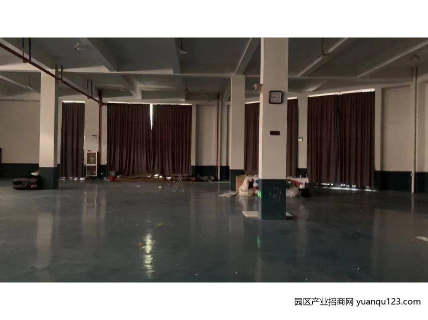 中山三角水泥钢结构，高度适中，配套齐全，通勤便利，厂房出租（多图实拍）