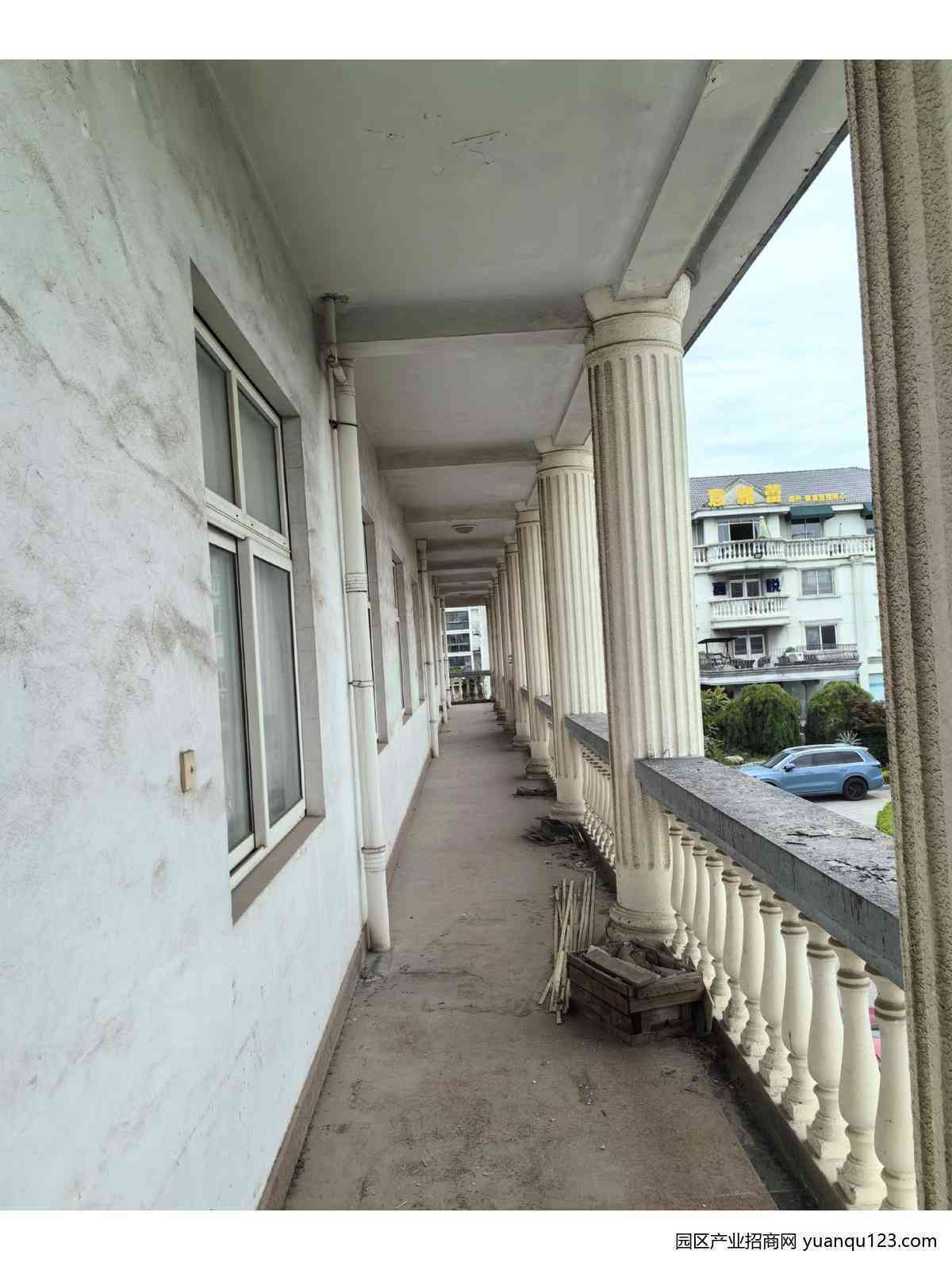 周边配套实景