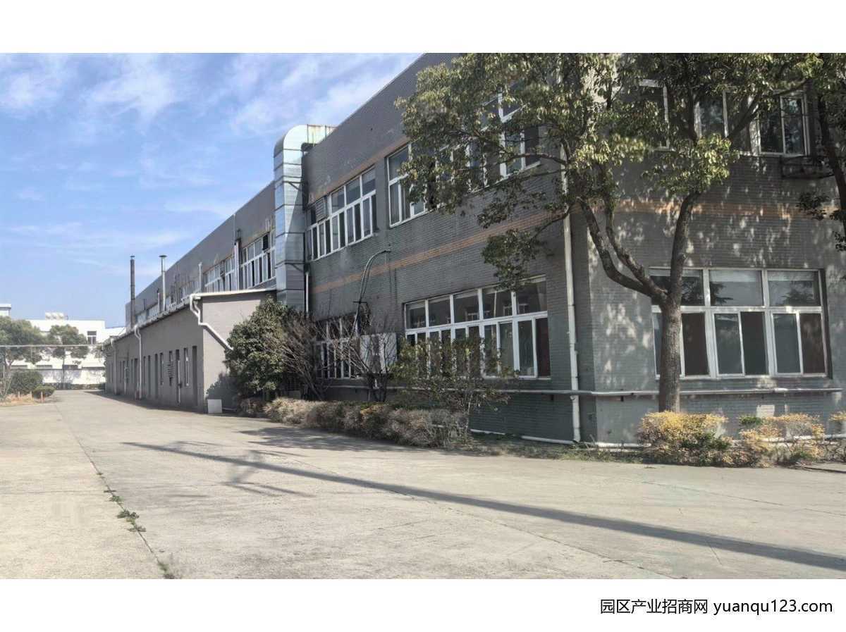 。物业安亭104地块独门独院，一手房东，配套设施齐全，基地场地大-上海嘉定马陆厂房出租（高性价比）