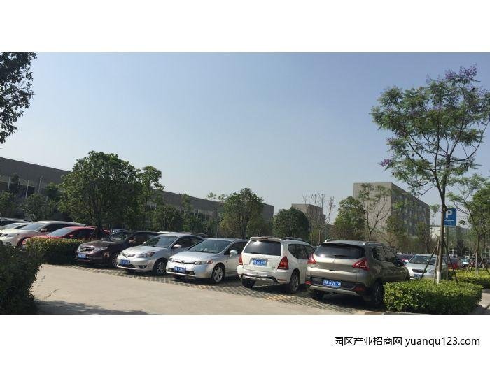 新建标准厂房1800平米车城大道旁可装5T行车-成都龙泉龙泉驿经济开发区厂房出租（实地看房）