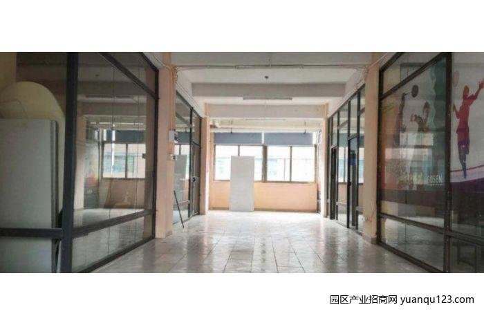 中山坦洲中心市场附近带装修700方标准厂房出租（实地看房）