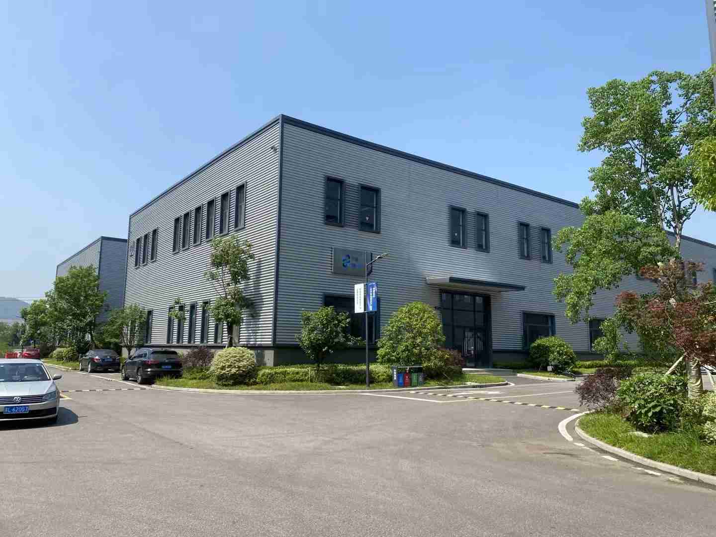 哈尔滨南城新出高度11米丙二类消防双边仓南城体育路口厂厂房20000平出租标准厂房单层(业主直租)