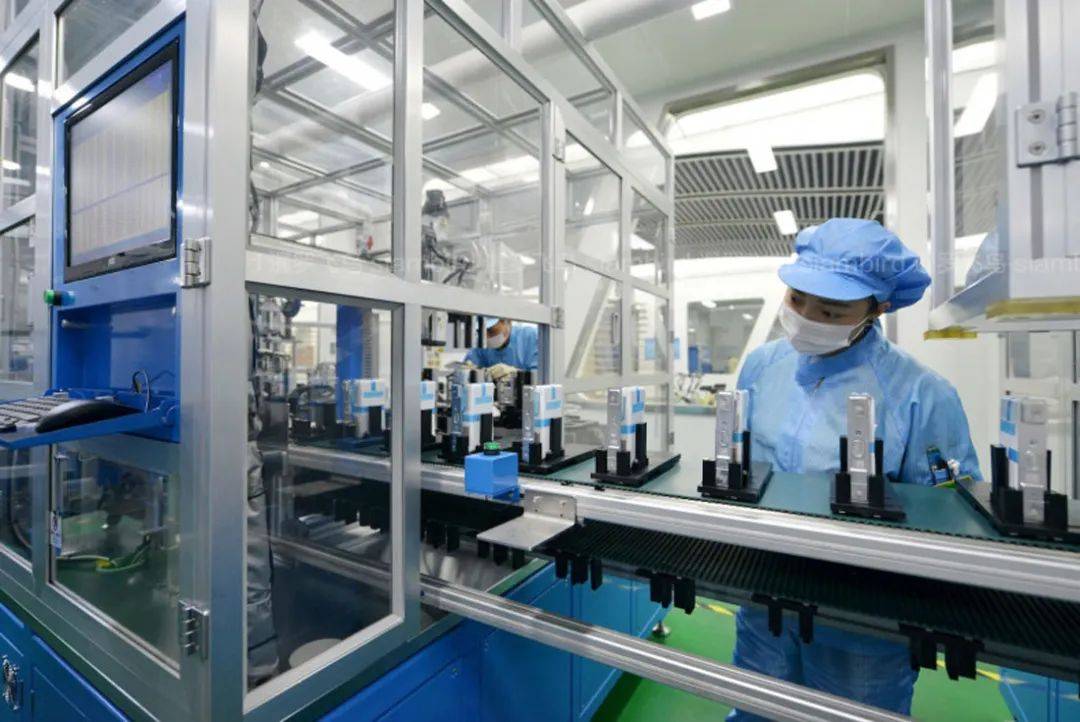 常州新北薛家一楼730平带行车丙类车间，大车进出方便常州厂房出租标准厂房单层可架行车（可定制）