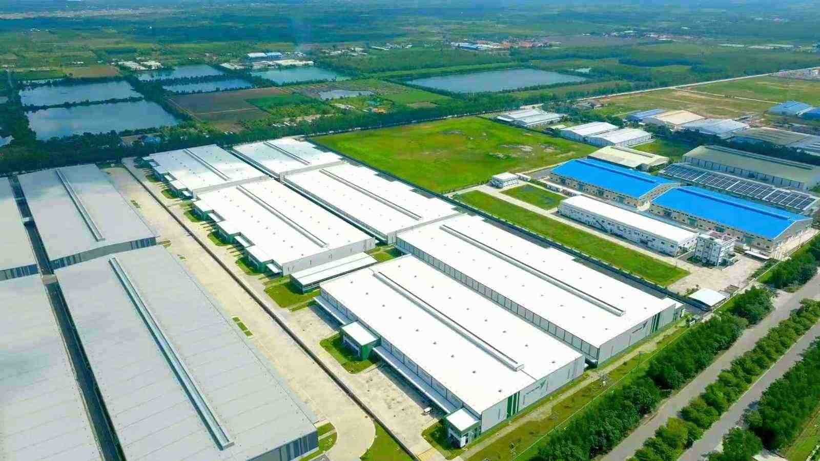 越南隆安边历县富安盛工业区全新厂房出租 2560㎡距新山一机场38公里（随时可看）