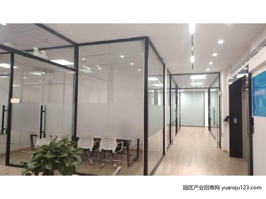 东莞粤港澳大湾区产业园寮步制造园九楼2680平方现成精装修办公室水电齐全，办公出租（推荐优选）