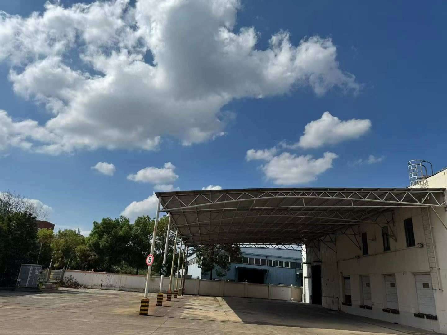 场地全景