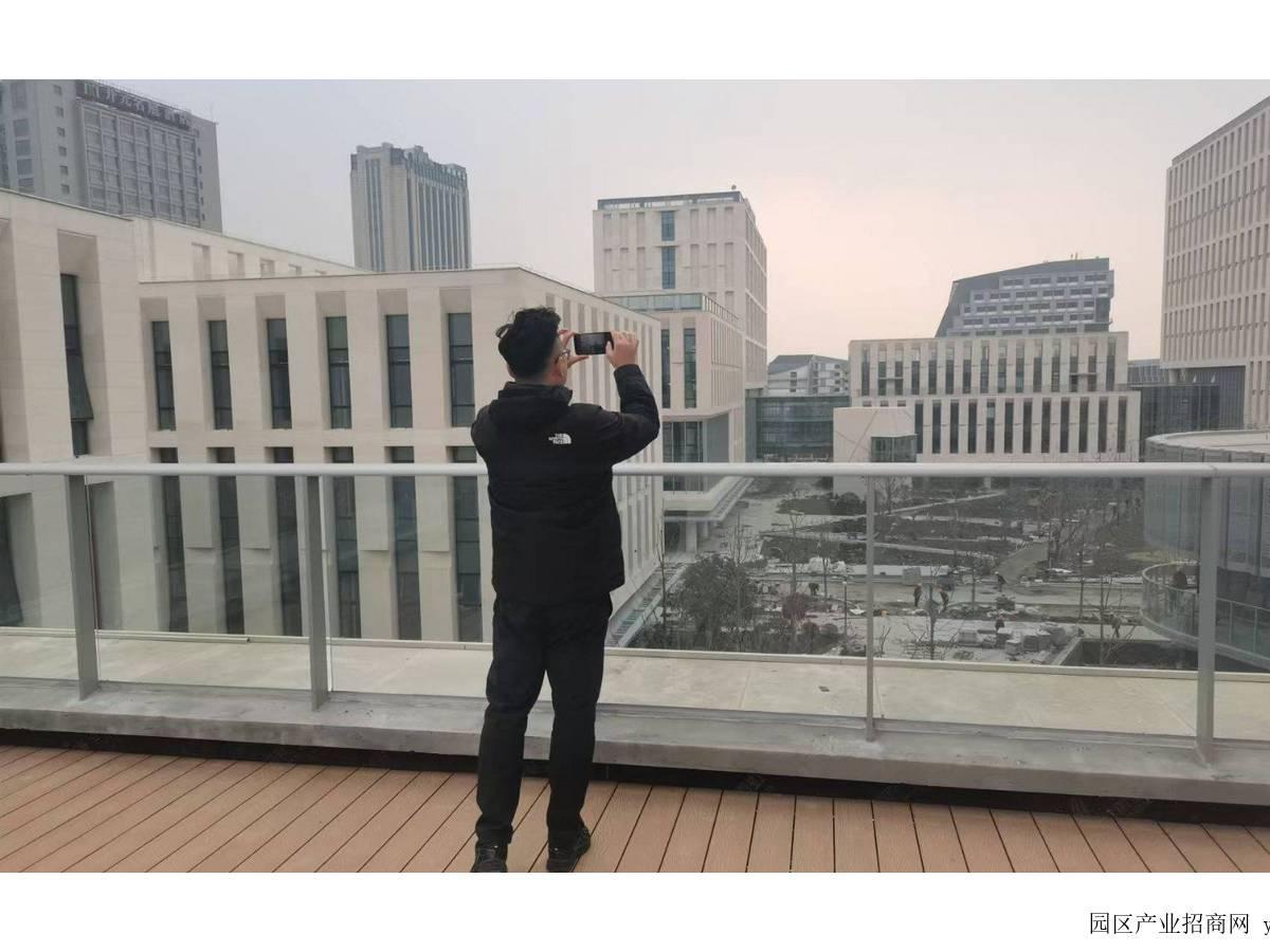 周边配套实景