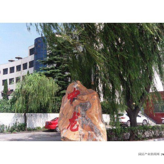 郑州巩义市大峪沟镇，新材料企业园内，2万㎡，通勤便利，政企关系和谐，社会好评度高，厂房出租（多图实拍