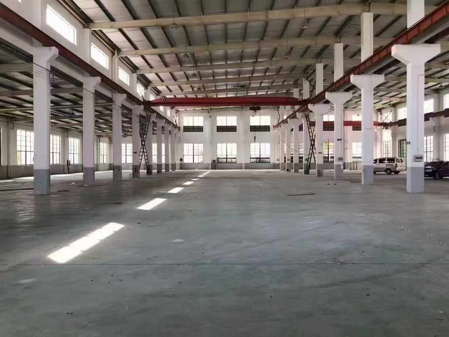 车间内部12米层高5吨航车实景