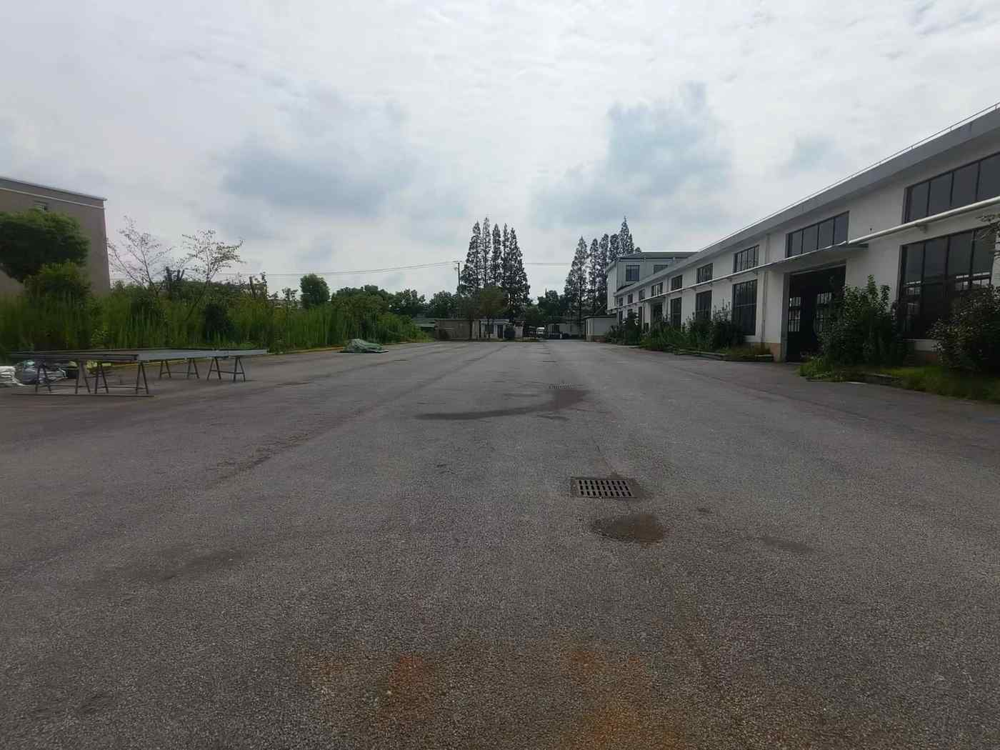 上海嘉定独门独院厂房出租 2600平带办公室 4亩空地（即租即用）