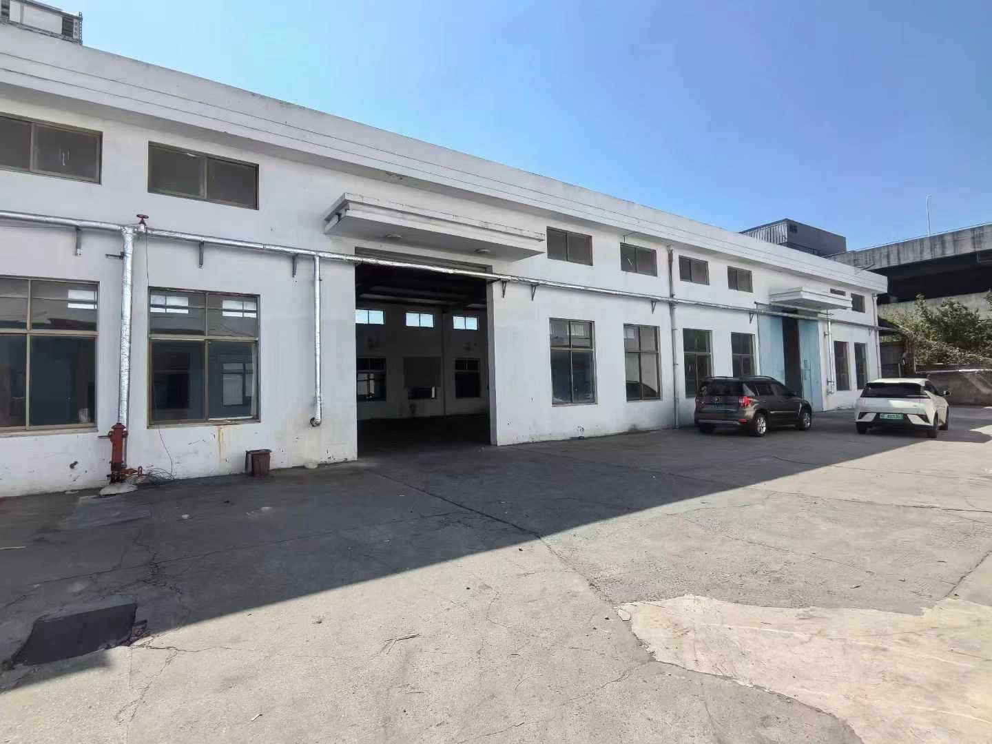 厂房外立面与装卸区